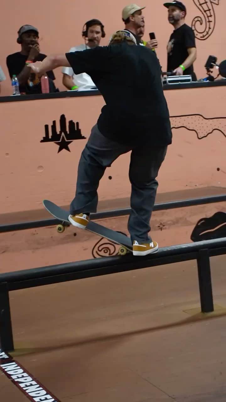 ジェイミー・フォイのインスタグラム：「Stoked to get one in at todays Best Trick at @spottampa. Semi Finals tomorrow!   #deathwishskateboards #dickiesskate #nbnumeric #ccsskate #redbull」