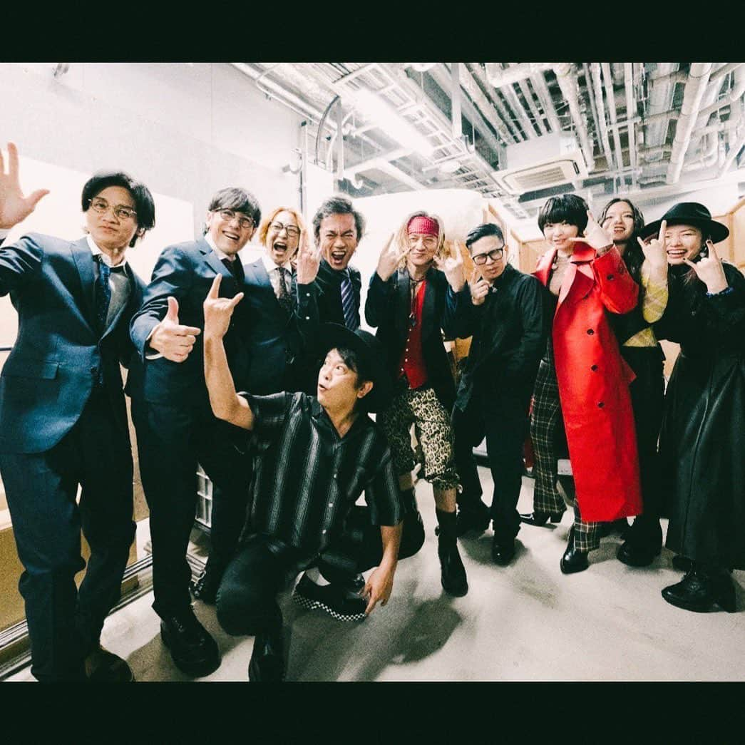 成田昭次さんのインスタグラム写真 - (成田昭次Instagram)「Rockon!!  zepp福岡「TokyoRecords Presents RockonSocialClub SecretParty」ありがとうございました🤘 完全燃焼のデビューLIVEでした トップバッターの成田商事も、パワーアップしまくりの#LittleBlackDress も最高でしたね  何もかも忘れて音楽に身を任せるこの素敵な夜が、毎日を頑張る皆さんのご褒美の時間になればいいなと思います 次は大阪をロックオン！  「おかえり」が聞きたいと言っておいて「ただいま」を歌わない #それがROCK」3月5日 12時41分 - naritashoji.guitar