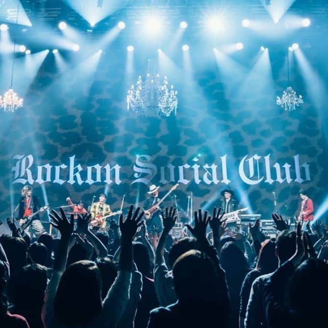 成田昭次さんのインスタグラム写真 - (成田昭次Instagram)「Rockon!!  zepp福岡「TokyoRecords Presents RockonSocialClub SecretParty」ありがとうございました🤘 完全燃焼のデビューLIVEでした トップバッターの成田商事も、パワーアップしまくりの#LittleBlackDress も最高でしたね  何もかも忘れて音楽に身を任せるこの素敵な夜が、毎日を頑張る皆さんのご褒美の時間になればいいなと思います 次は大阪をロックオン！  「おかえり」が聞きたいと言っておいて「ただいま」を歌わない #それがROCK」3月5日 12時41分 - naritashoji.guitar