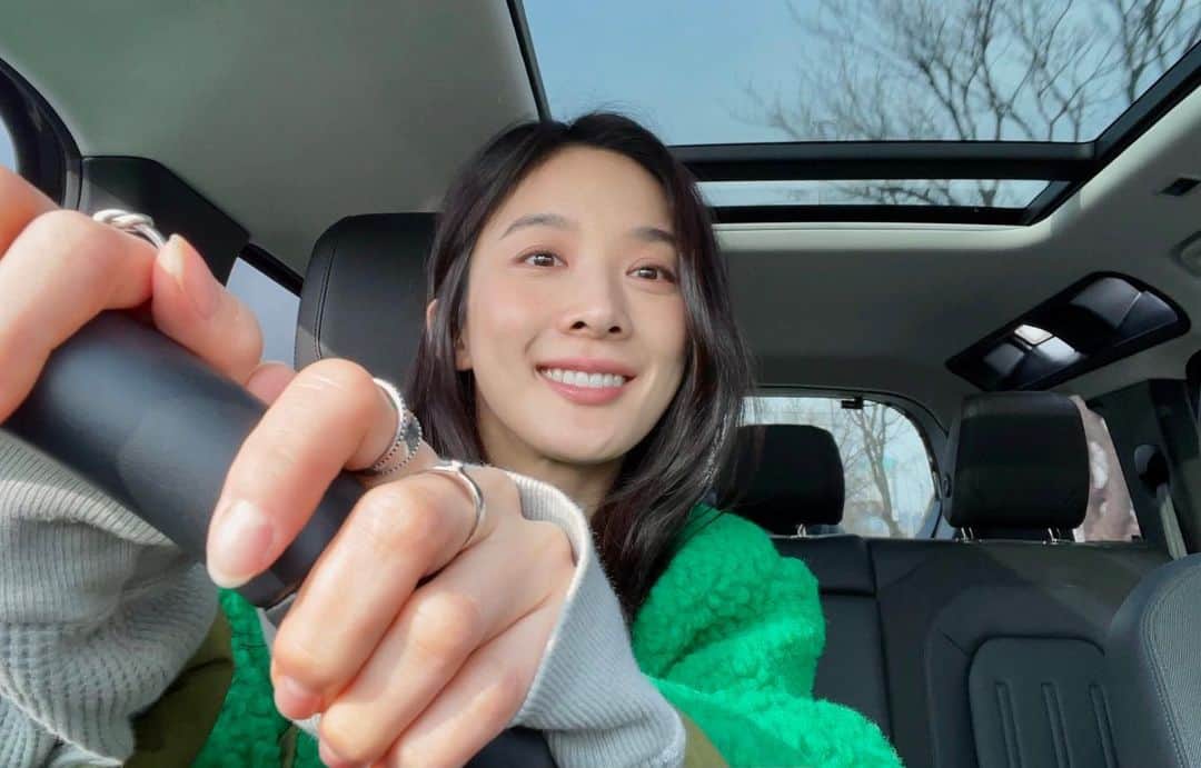イ・チョンアのインスタグラム：「💚  #Linked_in_Bio #목하이청아」