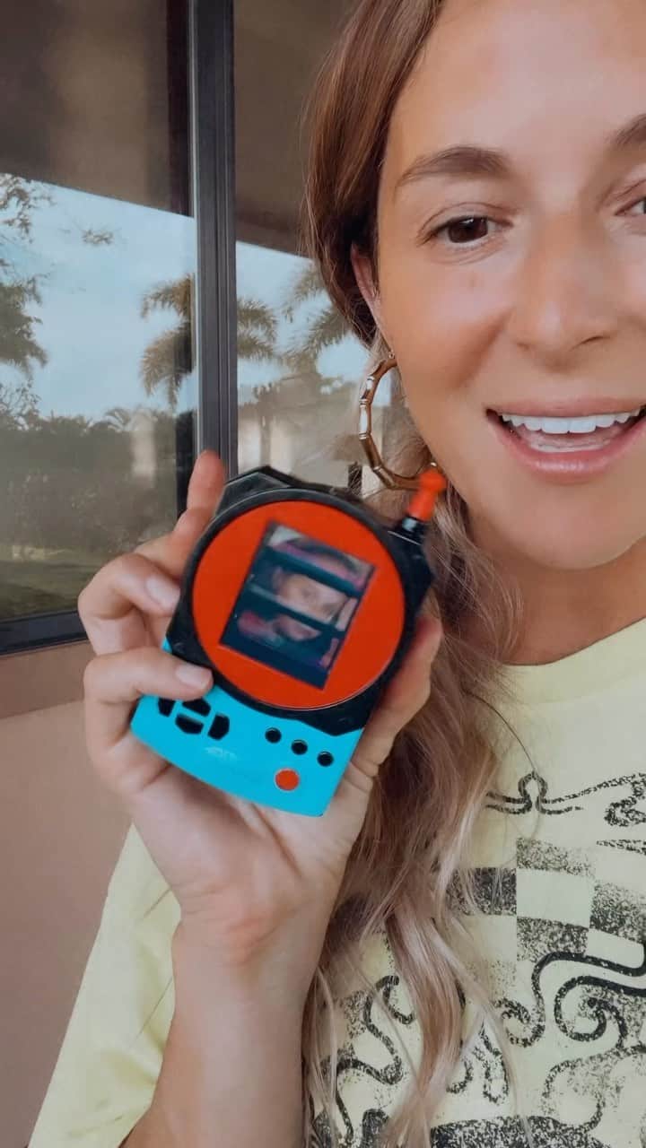 アレクサ・ヴェガのインスタグラム：「Spy kids toys hold up! This is over 20 years old!」