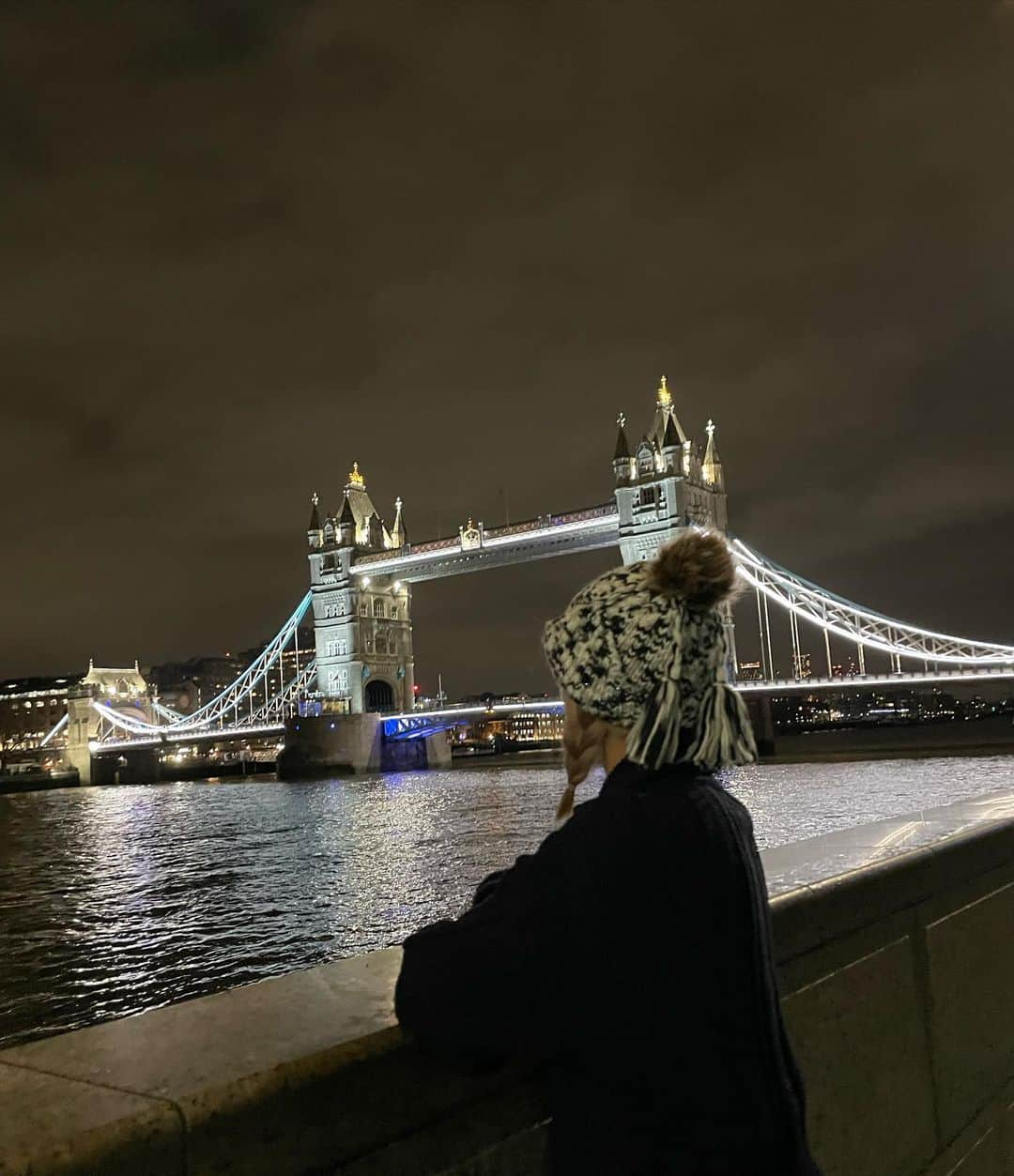 クォン・ウンビさんのインスタグラム写真 - (クォン・ウンビInstagram)「London✈️」3月5日 14時25分 - silver_rain.__