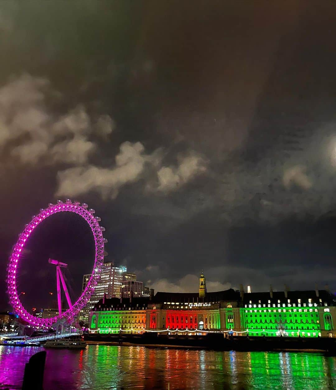 クォン・ウンビさんのインスタグラム写真 - (クォン・ウンビInstagram)「London✈️」3月5日 14時25分 - silver_rain.__