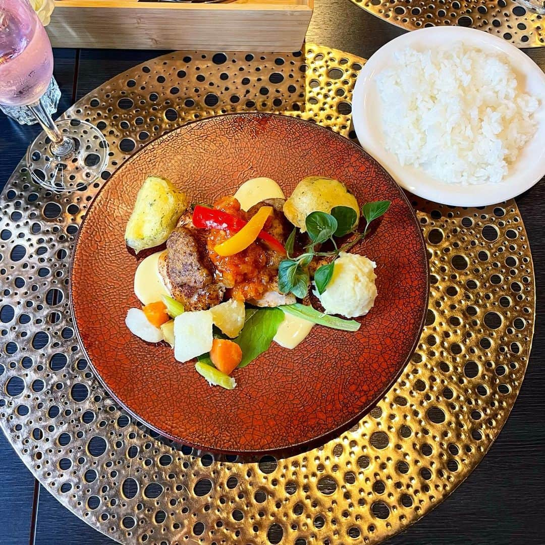 林田雪菜さんのインスタグラム写真 - (林田雪菜Instagram)「美味しかったもの記録🍽️  熊本市東区の「欧風創作料理 gocoro」 @gocoro1123  隠れ家感もあって お店の雰囲気も素敵で お料理も全部美味しかった〜🤍 平日ランチだったけど お客さんたくさん😳  おしゃれランチで大満足🤤✨  #熊本ランチ #熊本市東区ランチ #熊本 #女子ランチ #ランチコース #欧風料理 #gocoro #欧風創作料理gocoro」3月5日 14時29分 - hayashidayukina