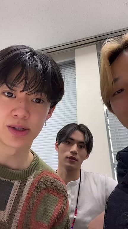 TAKUYAのインスタグラム：「初インスタライブ #BUDDiiS #FUMINORI #FUMIYA #TAKUYA」