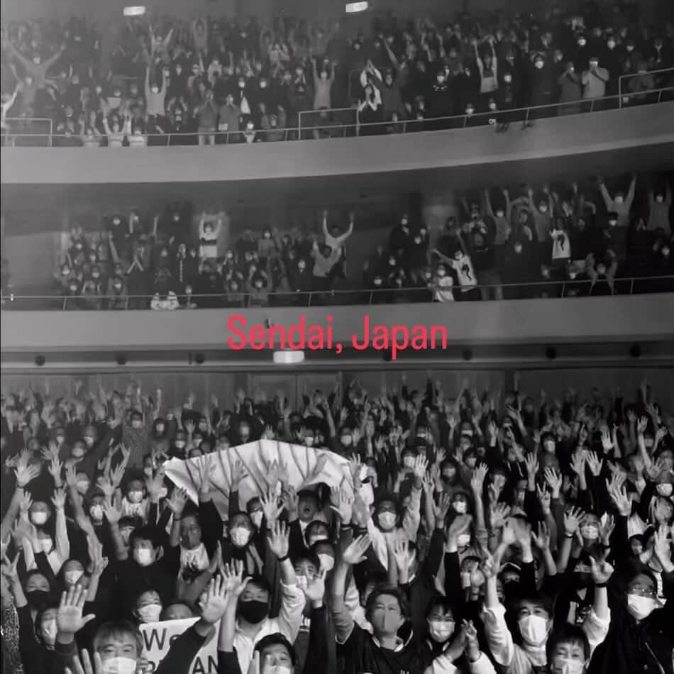 ブライアン・アダムスのインスタグラム：「Great to be back touring in Japan! #sohappyithurts」