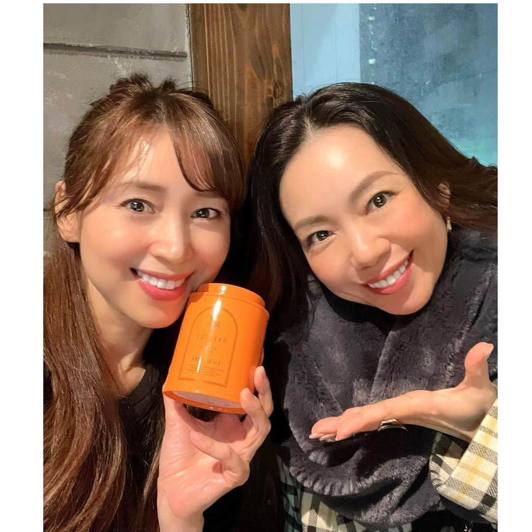 中野公美子のインスタグラム：「昨日は、あっちゃんとご飯💕 久し振りにゆっくり会えて 楽しかった🥰 そして、お誕生日プレゼントも頂いて嬉しいー！🎁💖 どうもありがとうね！！ また行こうね😊  #opd #大阪パフォーマンスドール #稲葉貴子　ちゃん #お誕生日プレゼント #あっちゃんも3月生まれ #次はあっちゃん #サムギョプサル」