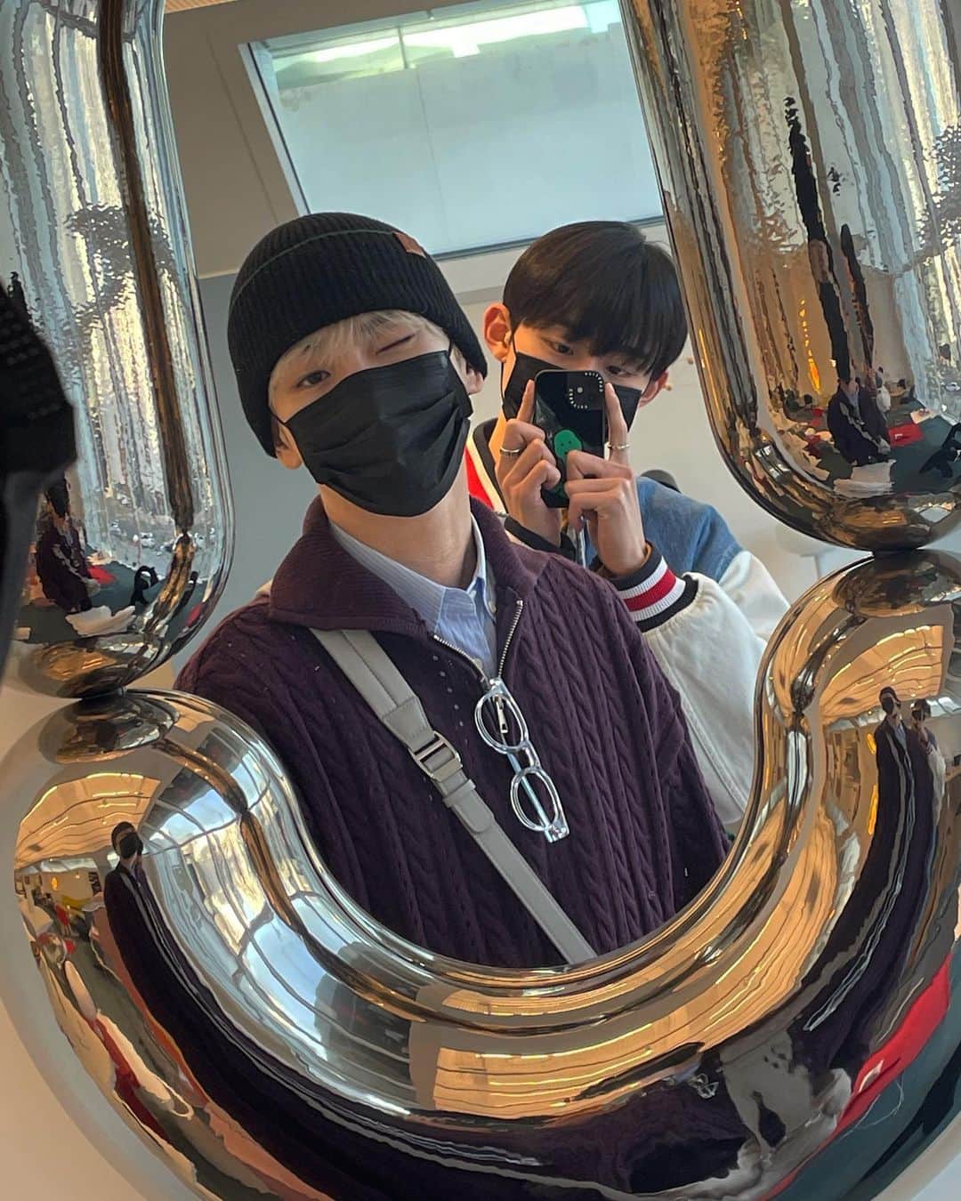 キー のインスタグラム：「집들이 선물 잘 골랐니 연진아? 아니... 범준아?」