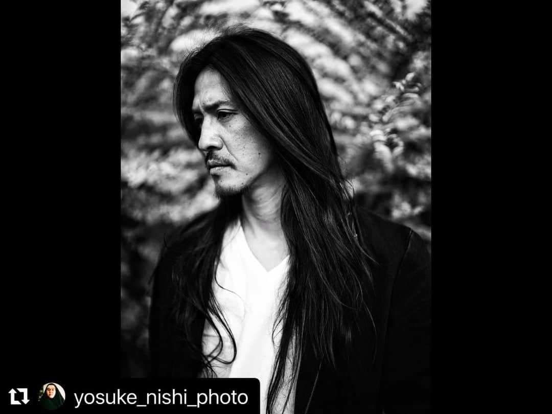 宮島三郎のインスタグラム：「#Repost @yosuke_nishi_photo with @use.repost ・・・ #宮島三郎  @saburo0804   #俳優 #actor  #a7siii #photography #写真 #photo #ポートレート #portrait #monochrome #monochromaticphotography #gstarpro #西洋亮 #西カメラマン」