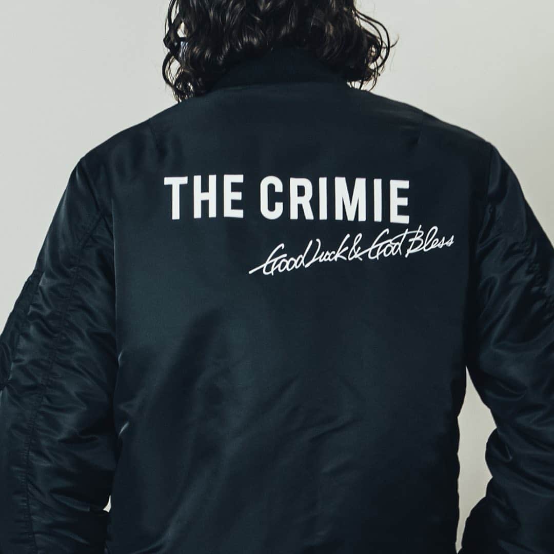クライミーさんのインスタグラム写真 - (クライミーInstagram)「MA-1 in pursuit of the ultimate silhouette / 2023 SPRING COLLECTION Because it is a classic item, we repeated trial and error to sublimate it as a fashion item by inheriting the military design, and achieved the ultimate silhouette that is versatile in style. The silhouette has been updated to a product that can be called a gem in pursuit of elegance and refinement, with the functional fussiness of military clothing and the elements of fashion all thoroughly adjusted on a millimeter-by-millimeter basis.  究極のシルエットを追求したMA-1 / 2023 SPRING COLLECTION 定番的なアイテムだからこそ、ミリタリーの意匠を継承しファッションとして昇華させるべく試行錯誤を繰り返し、スタイル万能な究極のシルエットを実現。 ミリタリーの機能上の野暮ったさとファッションとしての要素、全てを徹底的にミリ単位で調整を繰り返し、上品でエレガントを纏うことを追求した逸品とも言えるシルエットへとアップデート。  #THECRIMIE #CRIMIE #クライミー #SPRINGJACKET #JACKET #MA1JACKET @gardentokyo_jp」3月5日 16時21分 - crimie_official