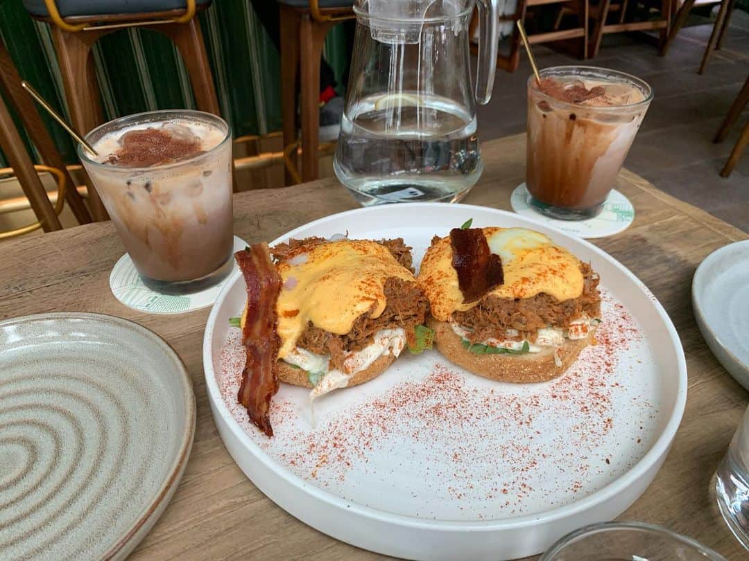瀬間友里加さんのインスタグラム写真 - (瀬間友里加Instagram)「@surreyhillsgrocer.sg ❤️ フレンチトースト今まで食べた中でTop3に入る美味しさ😍カフェモカも甘すぎずちょうどいい👍 緑たくさん🌿素敵な雰囲気でした✨ ION駐車場階にあるcafeなので探すのけっこう大変だった😂#シンガポールグルメ #singapore #surreyhills #シンガポール #シンガポール旅行 #シンガポール在住」3月5日 16時29分 - yurika.sema