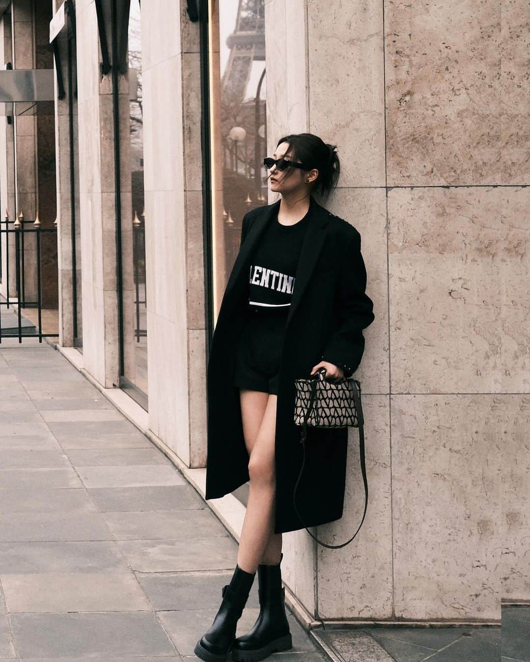 クアン・シャオトン（Guan Xiaotong）のインスタグラム：「☕️」