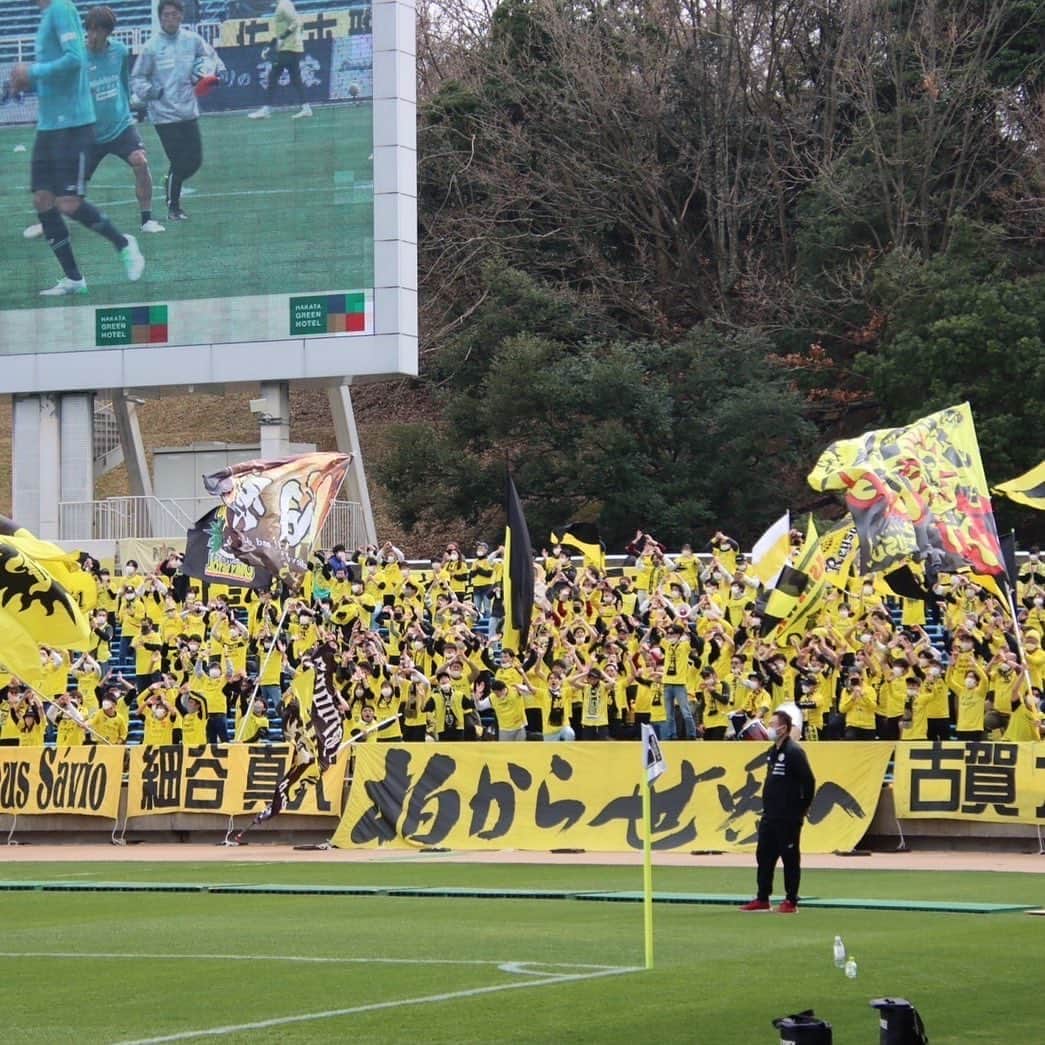 のインスタグラム：「vs 福岡　0-1 lose アウェイにも関わらずたくさんの応援ありがとうございました。 ファン、サポートの皆さんに感謝を伝えたいです。 試合後の鼓舞する言葉本当に嬉しかったです。 なかなか勝てない現状で否定的な声が出てもおかしくない時でもポジティブな声援をありがとうございました。 難しい状況であっても前を向いて必ず勝利を届けます。  個人的にはもっと自分を表現してチームのためにがんばっていきます。 シーズンは始まったばかり。 次はルヴァンの開幕戦。週末にはリーグ戦。 チームで連戦を勝利してファン、サポーターみんなで喜びましょう。 いい準備します。  #柏レイソル #14」