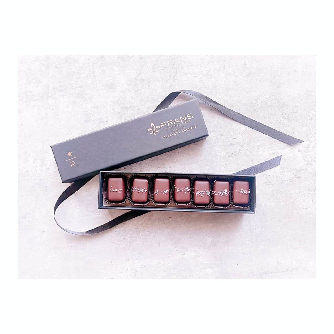 宮本笑里さんのインスタグラム写真 - (宮本笑里Instagram)「#franschocolates と #starbucksreserve  コラボ最強🥹  2枚目のジュエリーのような チョコレートボックスも。  甘いかおりと誘惑に浸る🤤💖」3月5日 16時55分 - emirimiyamoto