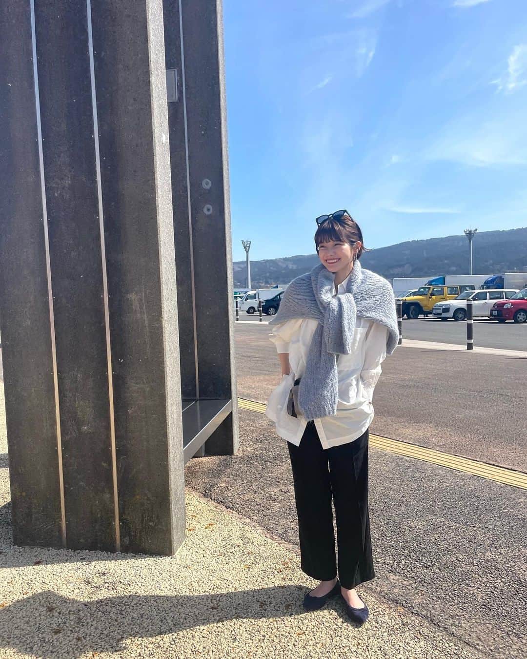 西谷菜々さんのインスタグラム写真 - (西谷菜々Instagram)「. 今シーズン沢山お世話になったニットを春使用に🤍  大好きなフラットシューズは @kurun_official  ポインテッドトゥで程よくキチンと感🫰🥿」3月5日 17時42分 - nana_nishitani
