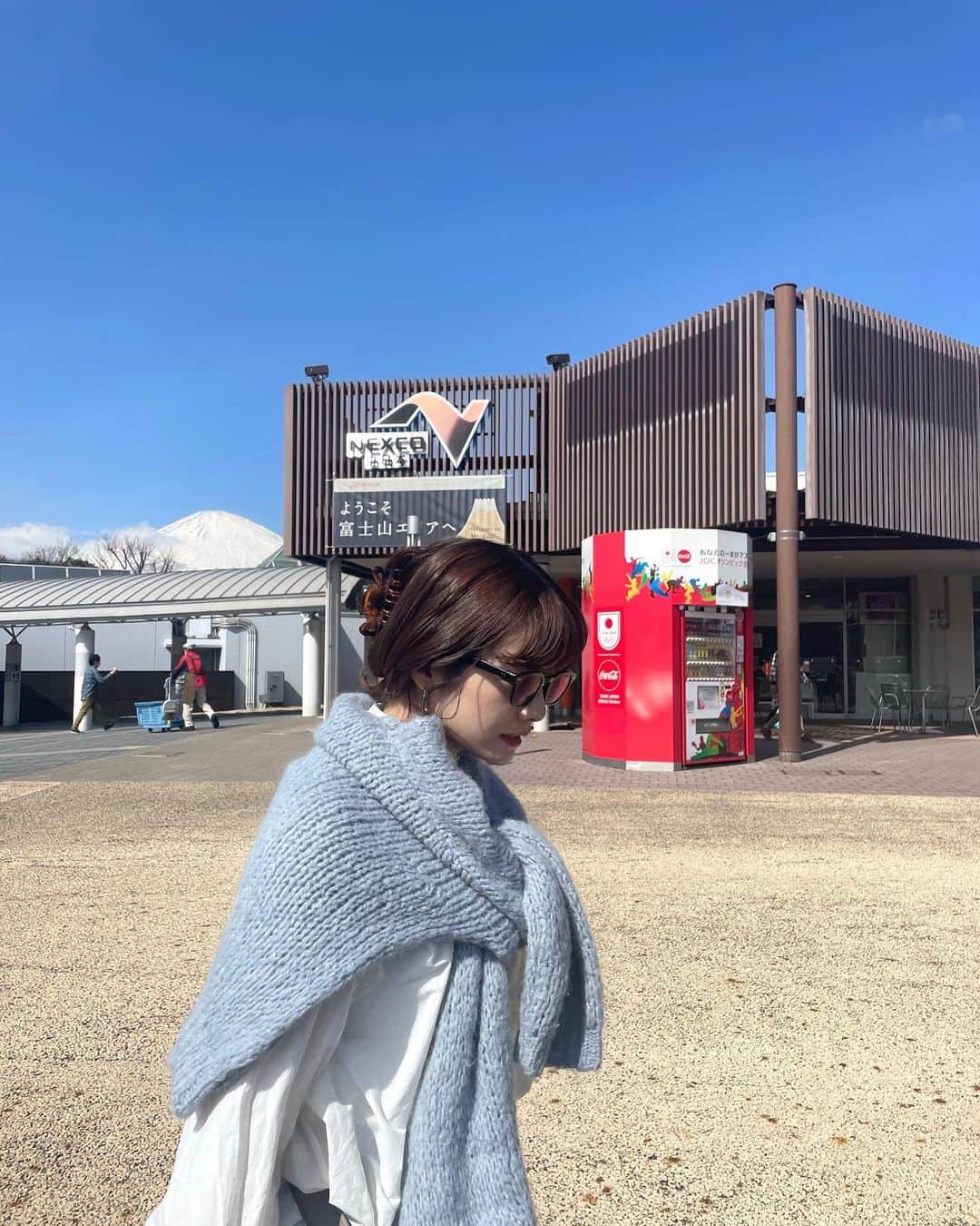 西谷菜々さんのインスタグラム写真 - (西谷菜々Instagram)「. 今シーズン沢山お世話になったニットを春使用に🤍  大好きなフラットシューズは @kurun_official  ポインテッドトゥで程よくキチンと感🫰🥿」3月5日 17時42分 - nana_nishitani