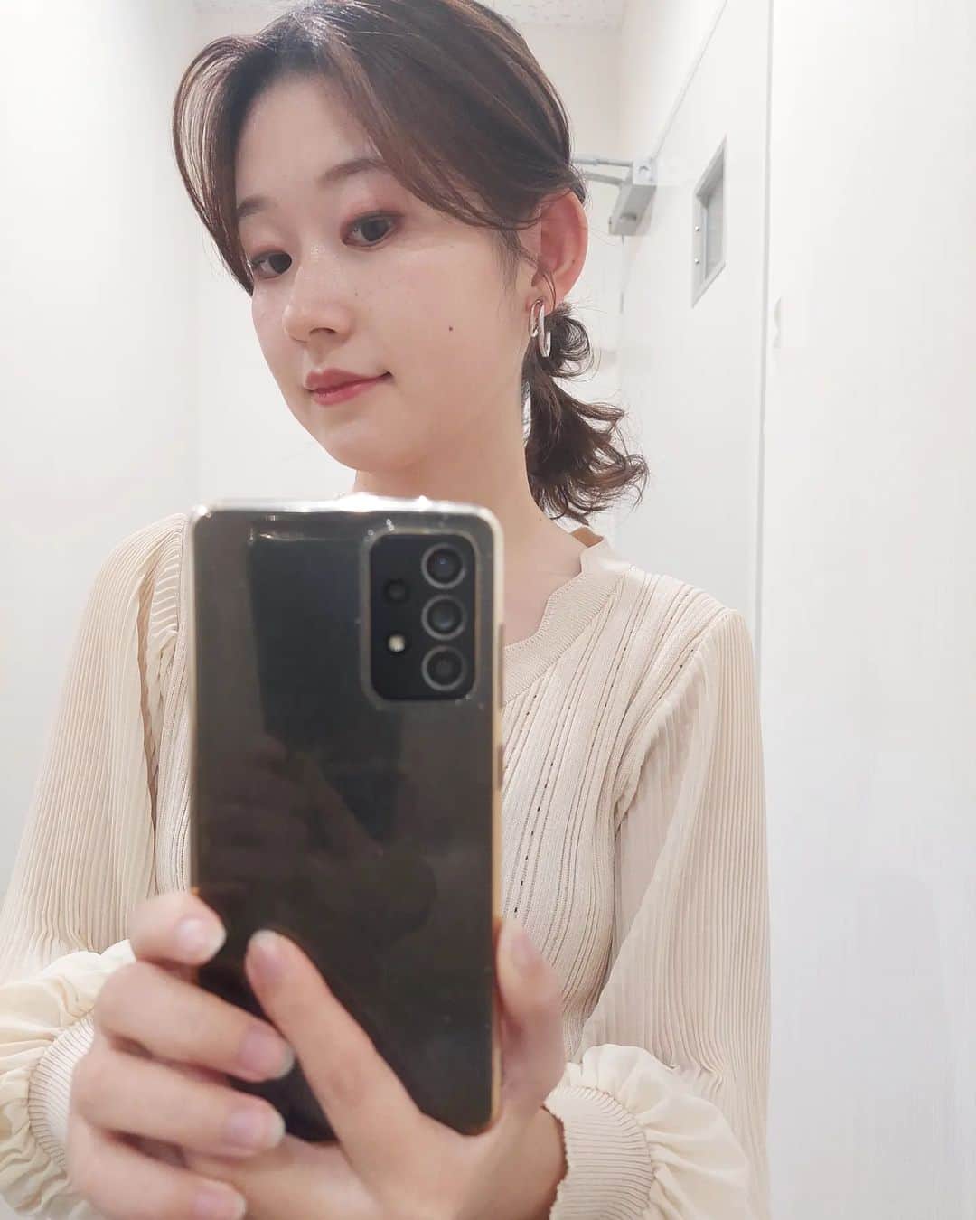 小田都由さんのインスタグラム写真 - (小田都由Instagram)「⁡ ⁡ ⁡ いつもキレイにセットしてくださるヘアメイクさんに感謝です💟⁡ ⁡ ⁡ ⁡ #KKB⁡ #鹿児島放送⁡ #Jチャン＋⁡ #アナウンサー⁡ #衣装⁡ #写真⁡ #photo」3月5日 17時59分 - miyuu_oda