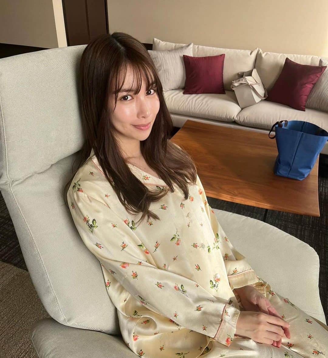 結城モエさんのインスタグラム写真 - (結城モエInstagram)「今夜21時から、 GetReady! 9話の放送です🌸  8話の最後で、 玲於奈倒れてしまいましたね..🥲 どうなってしまうのか、、 お父様や仮面ドクターズの決断を、 どうぞお見逃しなく。  写真は、パジャマ玲於奈。 2枚目は染谷先生と😊  みんな、観てね🥰  #getready #日曜劇場 @get_ready_tbs」3月5日 18時00分 - moe_yuki_