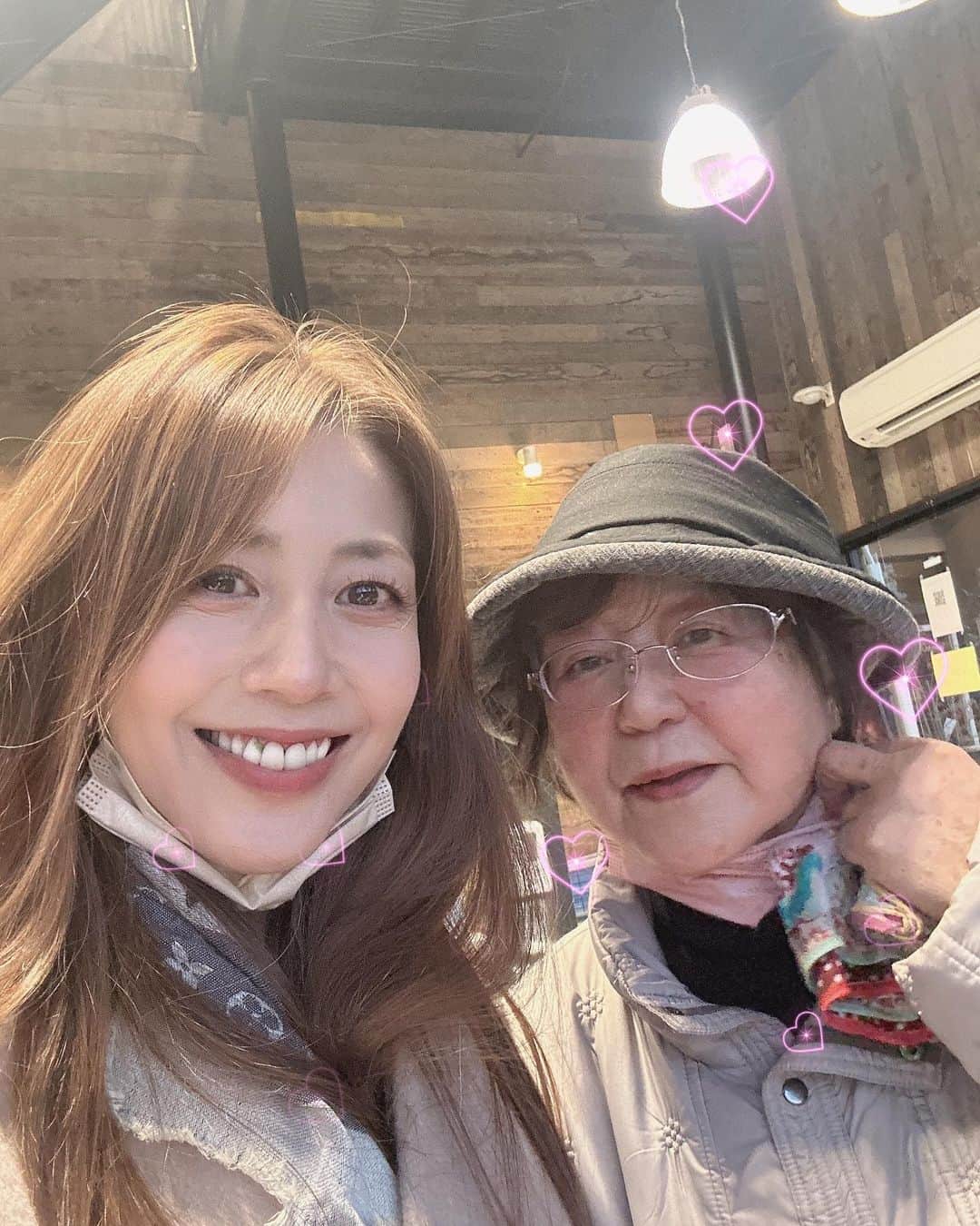小林美香子さんのインスタグラム写真 - (小林美香子Instagram)「久しぶりに、ばっ様と夢祈演出の舞台を観に行ってきました🌷  唄ちゃんの演技も最高でした🌸 こんな機会をありがとう🌷🌸🌷」3月5日 18時09分 - mikakokobayashi0906