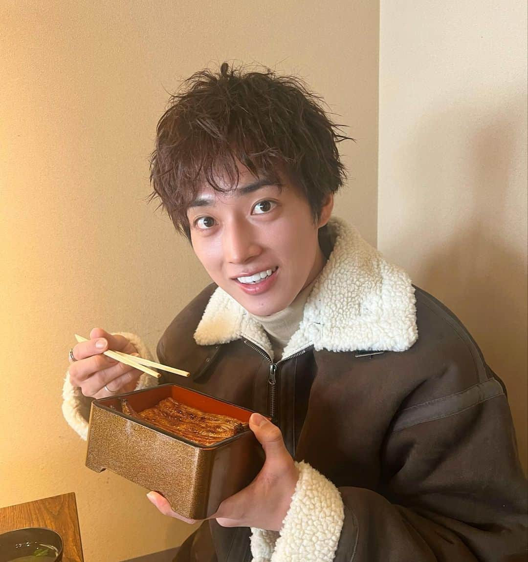 しょーたさんのインスタグラム写真 - (しょーたInstagram)「鰻食べてパワーつけてきた🔥」3月5日 18時10分 - syotadayo_n