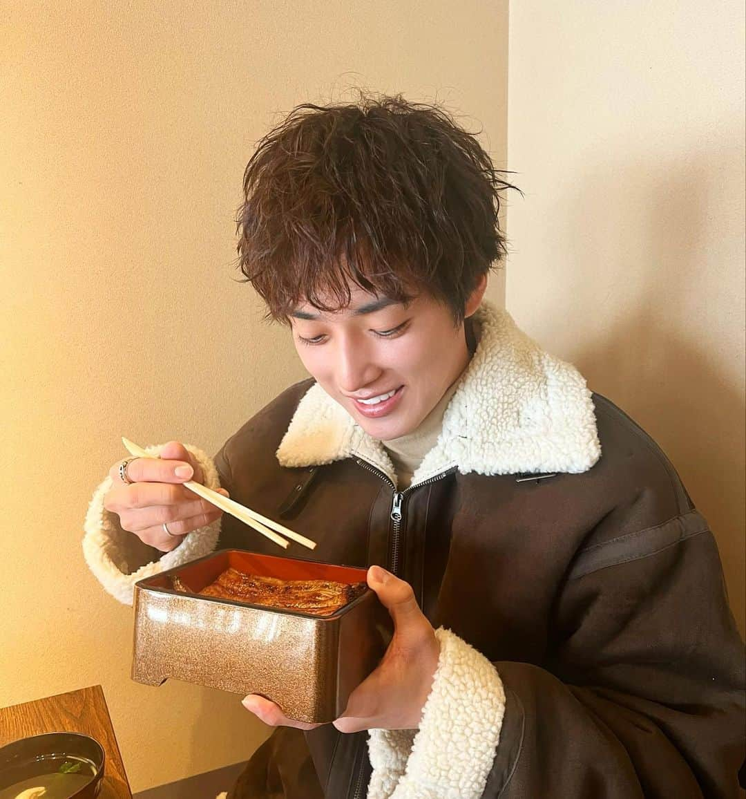 しょーたさんのインスタグラム写真 - (しょーたInstagram)「鰻食べてパワーつけてきた🔥」3月5日 18時10分 - syotadayo_n