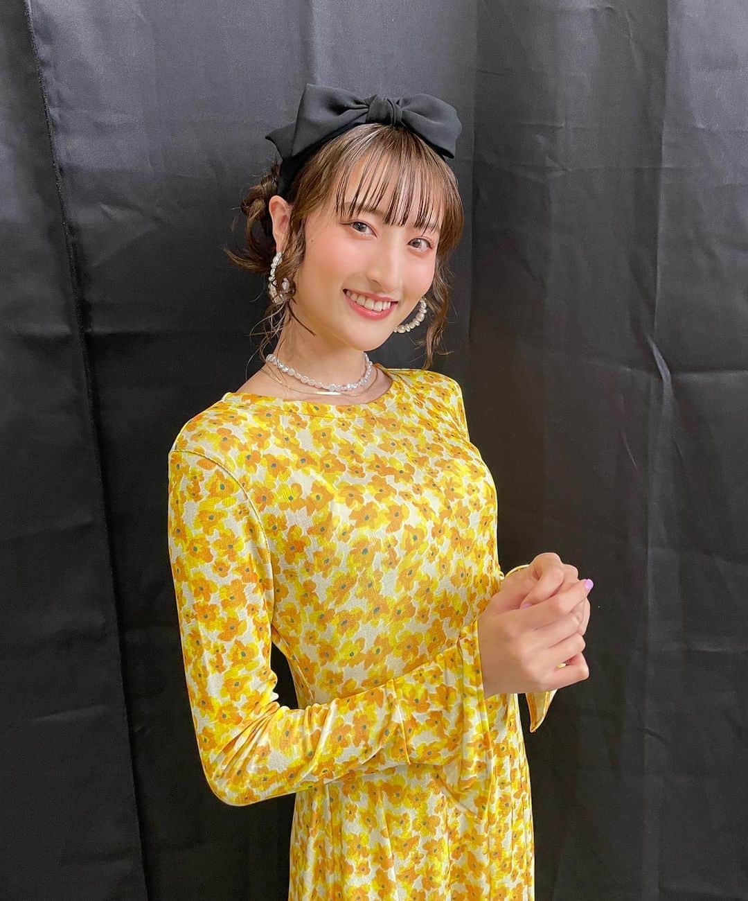 のインスタグラム：「. @tgc_staff @tgc_audition  . 💕第36回 マイナビ 東京ガールズコレクション2023 SPRING/SUMMER💕 出演させて頂きました〜✨ 春らしいワンピース見てくれましたか？🌸 ありがとうございました🫶🌹 . . . #tgc#tokyogirlscollection#マイナビtgc#代々木体育館#東京#東京ガールズコレクション#ファッション#ファッションコーデ#moussy#fashion#fashionstyle#model#modelshoot#ワンピース#ワンピースコーデ#ヘアアレンジ#ヘアスタイル#お団子ヘア#カチューシャ#リボン#パールネックレス#パールピアス#サロンモデル#春コーデ#春ネイル#春服#fff#lfl#following#ootd」