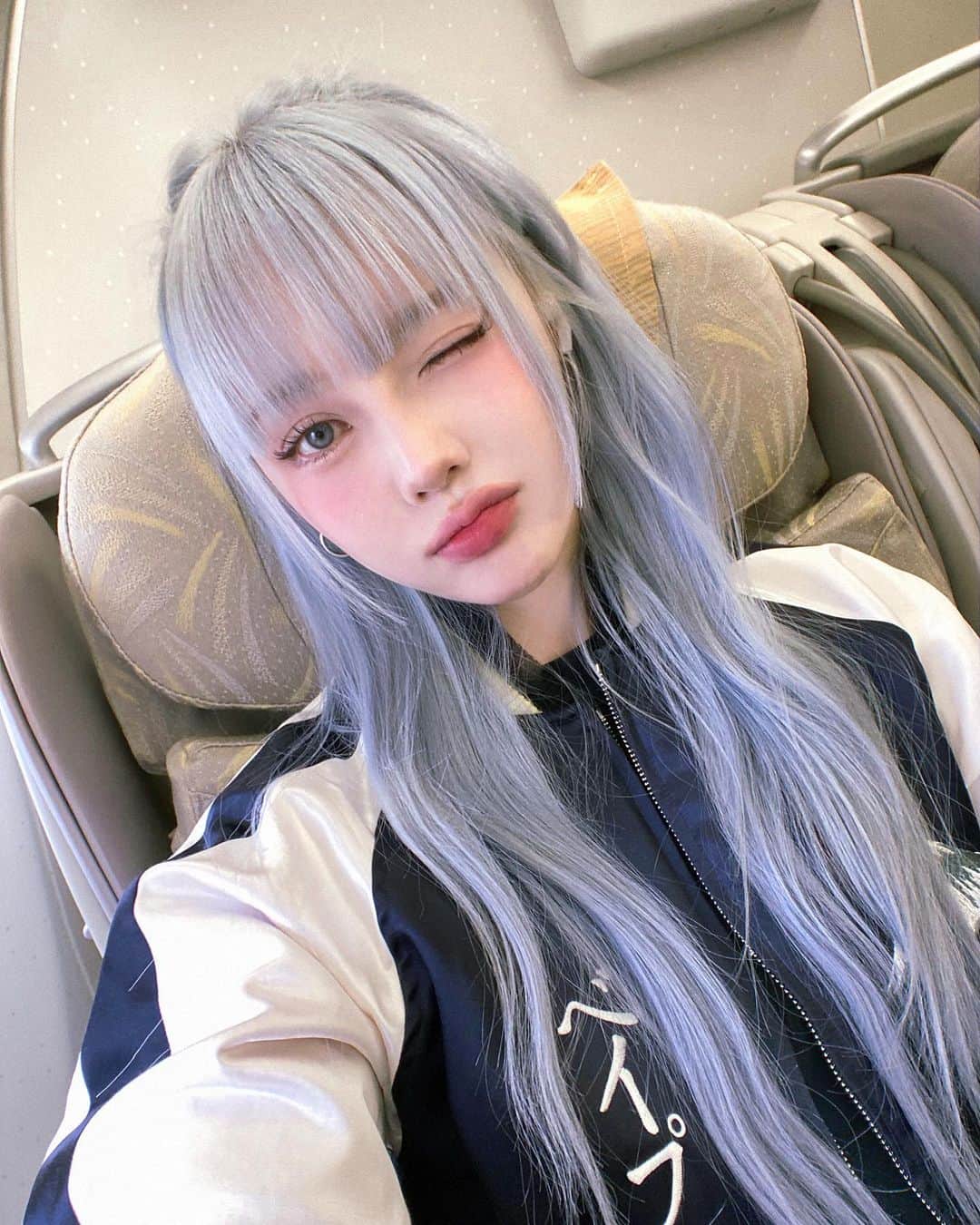 ポニーのインスタグラム：「4年ぶりに東京!  抹茶杏仁豆腐早く食べたい,,🍵」