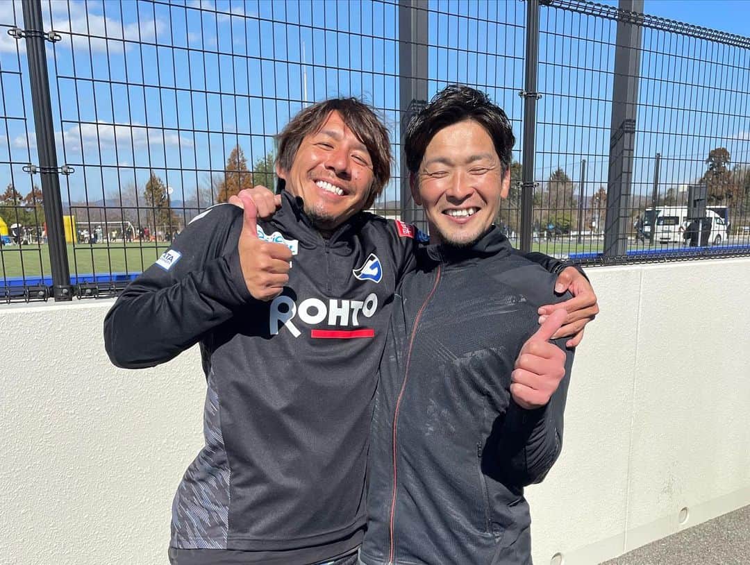 横谷繁さんのインスタグラム写真 - (横谷繁Instagram)「ガンバ大阪のスポンサー、ダイセル様のサッカーイベントに参加させてもらいました！ レジェンド達のマイクパフォーマンスは見習うことばかりです！ 次回もたくさんの参加お待ちしております。  #ダイセル #ダイセルスポーツパーク #ダイセル播磨光都サッカー場  #サッカースクール #播戸竜二 #加地亮 #安田理大 #おばんざい #かじさんぽ」3月5日 18時50分 - yokotani_shigeru