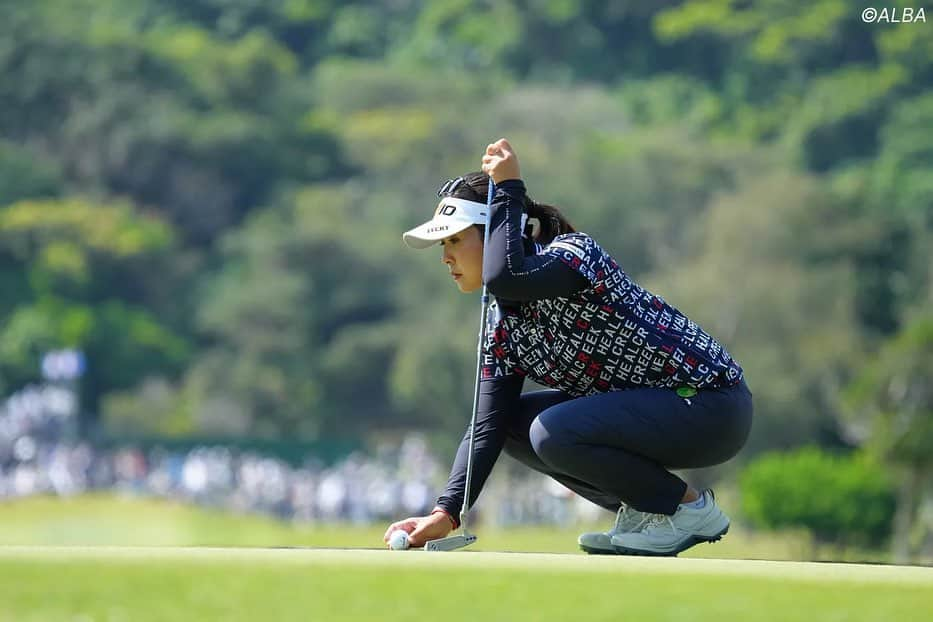 青木瀬令奈さんのインスタグラム写真 - (青木瀬令奈Instagram)「. . 応援ありがとうございました⛳️⭐︎ #2023  #開幕戦　 #ダイキンオーキッドレディス  #琉球ゴルフ倶楽部  . 久しぶりにファンの皆さんにお会いできて 嬉しかったです😊⭐︎ 遠方から足を運んでくださり ありがとうございました🥹🥹 . 今年の開幕戦はオフの積み重ねを 実感できた部分がたくさんありましたが それだけに悔しさの残る初戦でした。 . また引き続き 「勝つためには」を考え続け 今日の悔しさを学びに変え 進み続けます🔥 . . #jlpga  #lpga  #golf  #ゴルフ　 . . #リシャールミル  #ダンロップスポーツ　 #eyevol  #gripinternational  #m&a cloud  #興電気　 #rangerover  #JTEKT  . . @richardmille  @dunlopgolf_official  @healcreek_official  @eyevol_official  @landroverjpn  #m&a cloud  @oki_denki  @jtekt_hr  . @gol_tra  @eccogolf  @iomic_official  @fujikura_japan  @ustmamiyajapan  @nipponshaft_japan  @odysseygolf  @grind.studio.golf.0606  @bandel_official  #thankyou  . #全てを学びに　 #未来を掴む」3月5日 19時03分 - serenaaoki_official