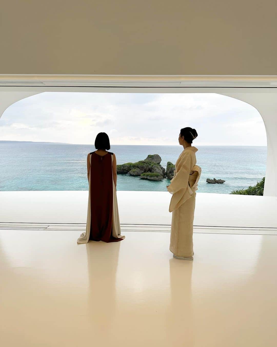 HiRAO INCのインスタグラム：「.  Mariko Mori 's house "Yuputira" on the coast of Japan’s Miyako Island.  @marikomori   森万里子さんの宮古島のご自宅兼アトリエ　Yuputira 息を呑む美しさ」