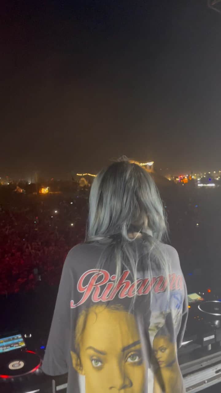 アリソン・ワンダーランドのインスタグラム：「HOLY!!! THIS ENERGY BUILD!!!! thank u  @lollapaloozacl Chile was CRAZY 👽」