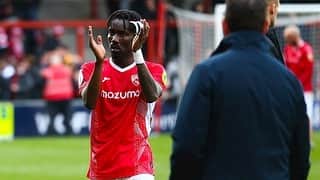 パペ・スアレのインスタグラム：「Happy to make my debut with the club @morecambefc」