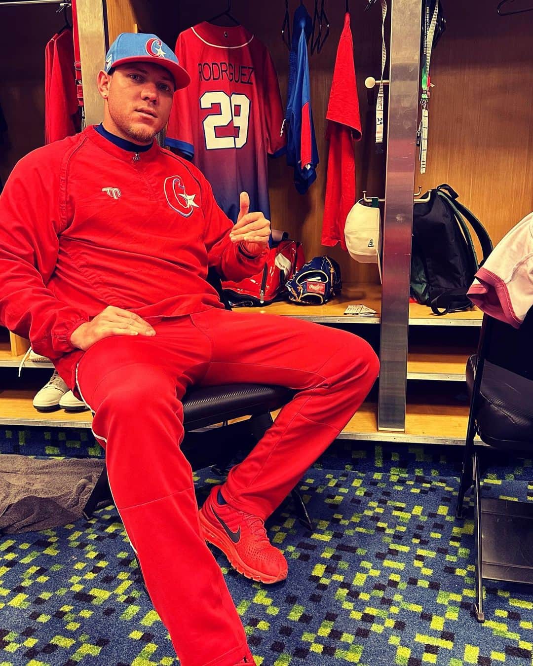 ジャリエル・ロドリゲスのインスタグラム：「Vamos cuba si se puede vamos con todo ⚾️⚾️29⚾️⚾️」