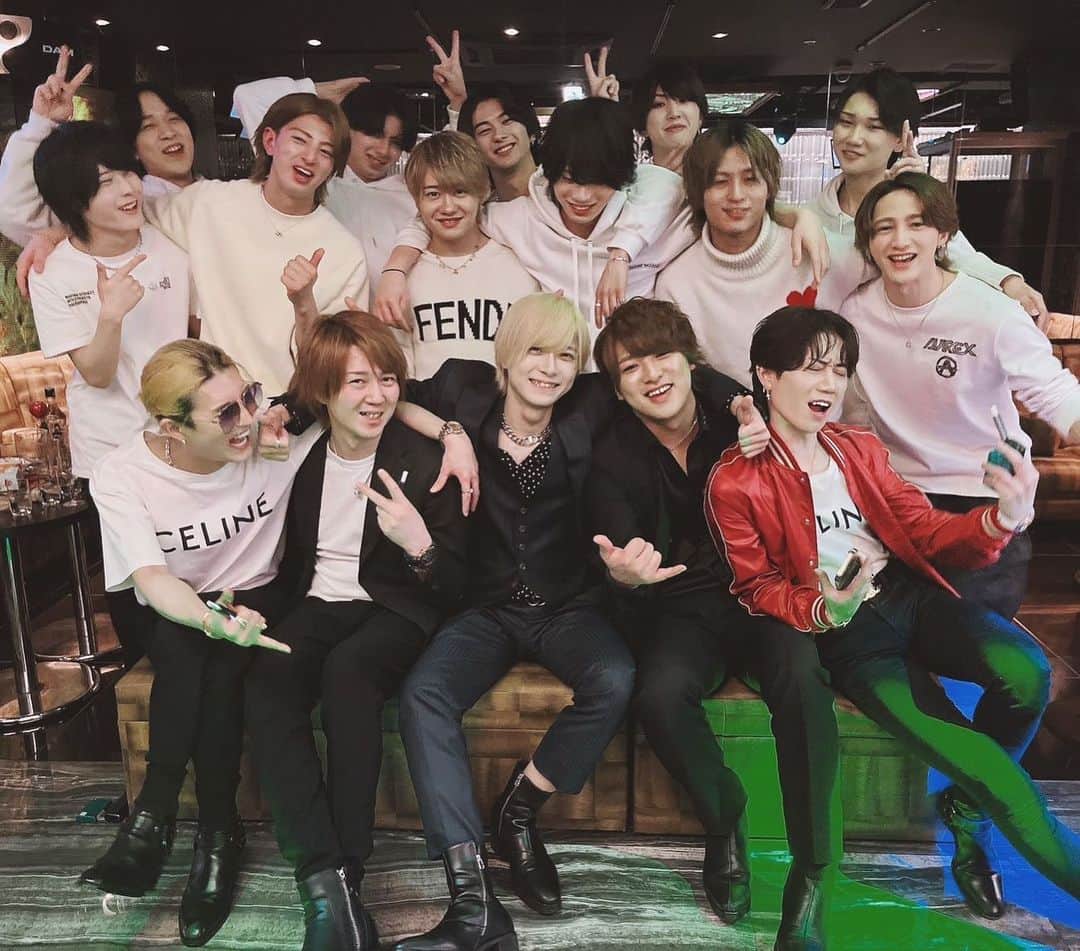 のインスタグラム：「笑顔の似合う男達だな😆 皆もっと強くなれる🌈‼︎」