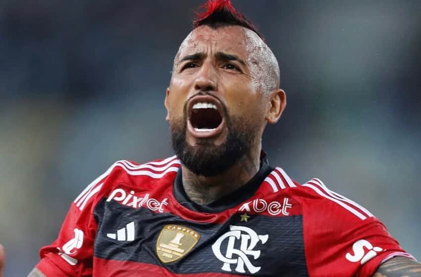 アルトゥーロ・ビダルのインスタグラム：「Otra final más carajo!!! 💪🏽💪🏽 vamos @flamengo ❤️🖤 gracias a Dios seguimos!!!🙏🏽👍🏽😜👑」