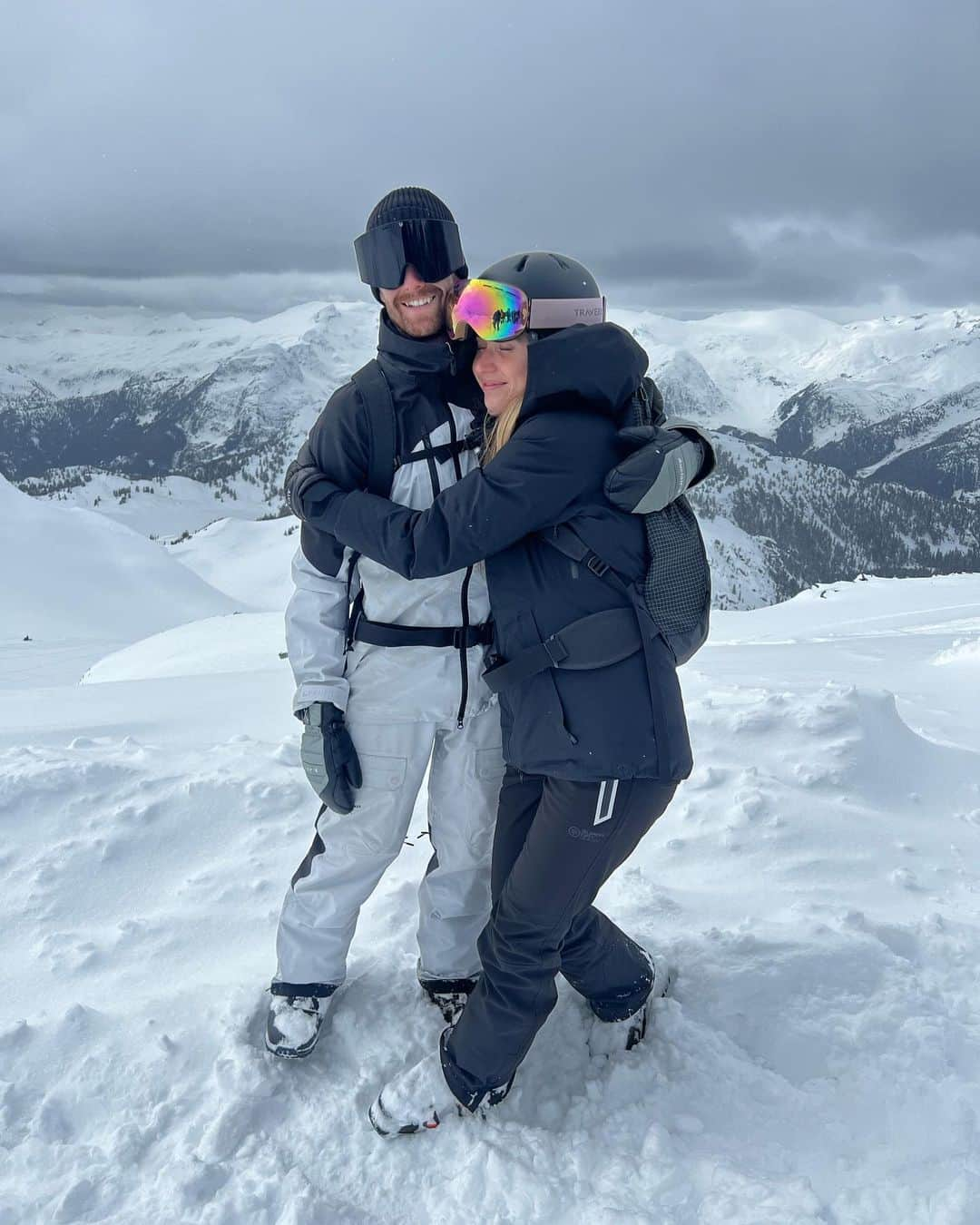 マックス・パロットさんのインスタグラム写真 - (マックス・パロットInstagram)「Good times in the backcountry with the fam! ❤️」3月20日 9時07分 - maxparrot