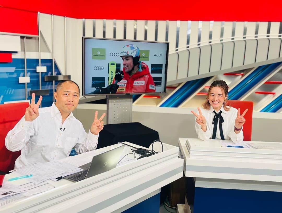 清澤恵美子のインスタグラム：「昨日22/23audiFISワールドカップが閉幕しました☺️今シーズンもあっという間でした。 昨日は女子ではミカエラシフリン選手が88勝目を飾りキルデ❤️シフリンのラブラブインタビューまで🫣🫣みることができました。男子では種目別タイトルをかけた魂のこもった戦いも最高でした！！！  また番組の間では先日お亡くなりになった田草川さんの追悼をさせて頂きました。田草川さんが伝えたいこと伝えたかったことを引き続き発信できるように努めて行きたいと改めて思いました。ご冥福をお祈りいたします。  ワールドカップは終わりましたが選手たちのスキーシーズンはまだまだこれから🏁私もこれからジュニアオリンピックに行かせて頂いたり皆さんの滑りを見るのが楽しみ🙌活躍楽しみにしております！！ 今シーズンもありがとうございました🎤」