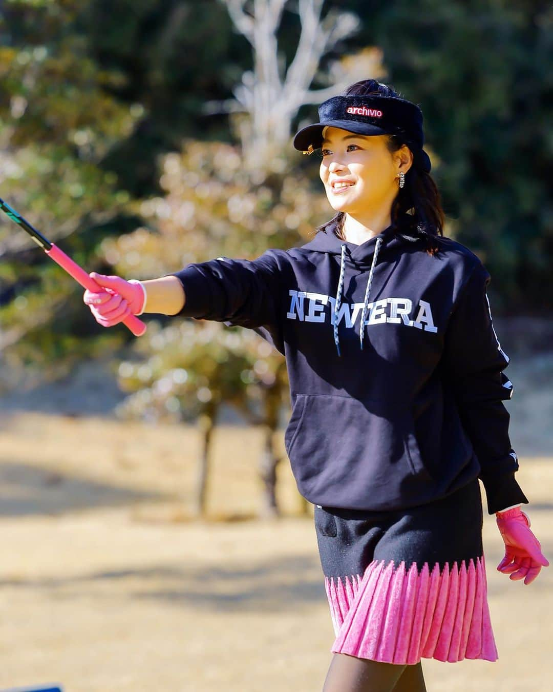 吉田玲奈のインスタグラム：「❥❥❥ Golf photographer📸 @manacamera55_golf  ありがとうございました✪  🔴48/41  89  👚 @newera_golf  👗 🧢👟 @archivio.official   ♩  @callawaygolf_japan ⚡️PARADYM  #ゴルフ写真 #ゴルフカメラマン #マナカメ #callawaygolf  #archivio #neweragolf  #パーカーコーデ  #ゴルフウェア #ゴルフウエアコーデ  #bushnellgolf  #ゴルフ写真家  #ゴルフ女子 #ゴルフ大人女子 #ゴルフ好き #いつかの休日 #reinagolf」