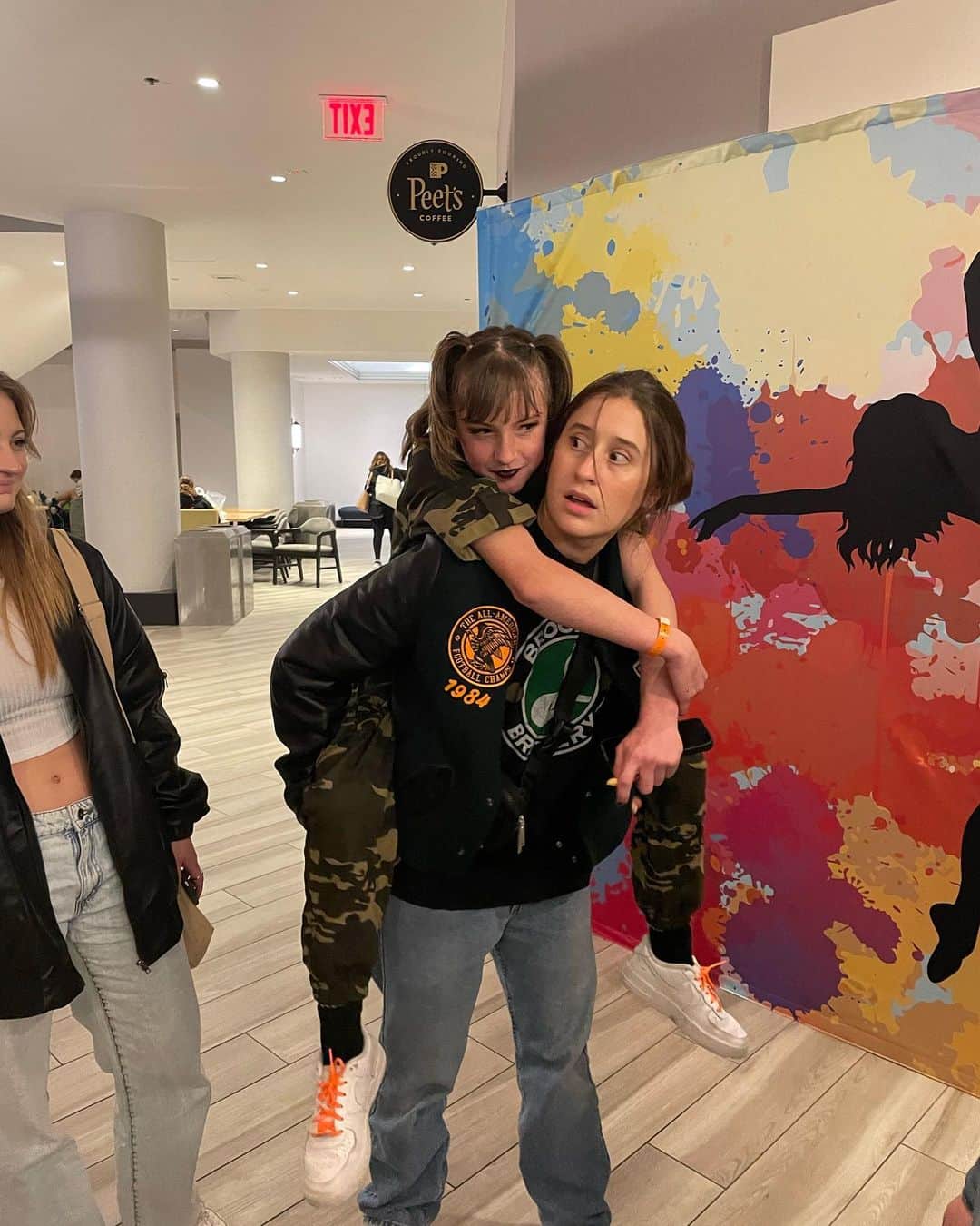 サニー・ペラントさんのインスタグラム写真 - (サニー・ペラントInstagram)「@monstersdance photo dump!  Highlights: Scholarship  Class with @kassbright  Competing “Go Girl”  choreo @simoneswiiift  2nd overall large group Memories with friends!  #hiphop #monsters #ilovenicole #simoneswift #gogirl」3月20日 9時51分 - sunniepelant
