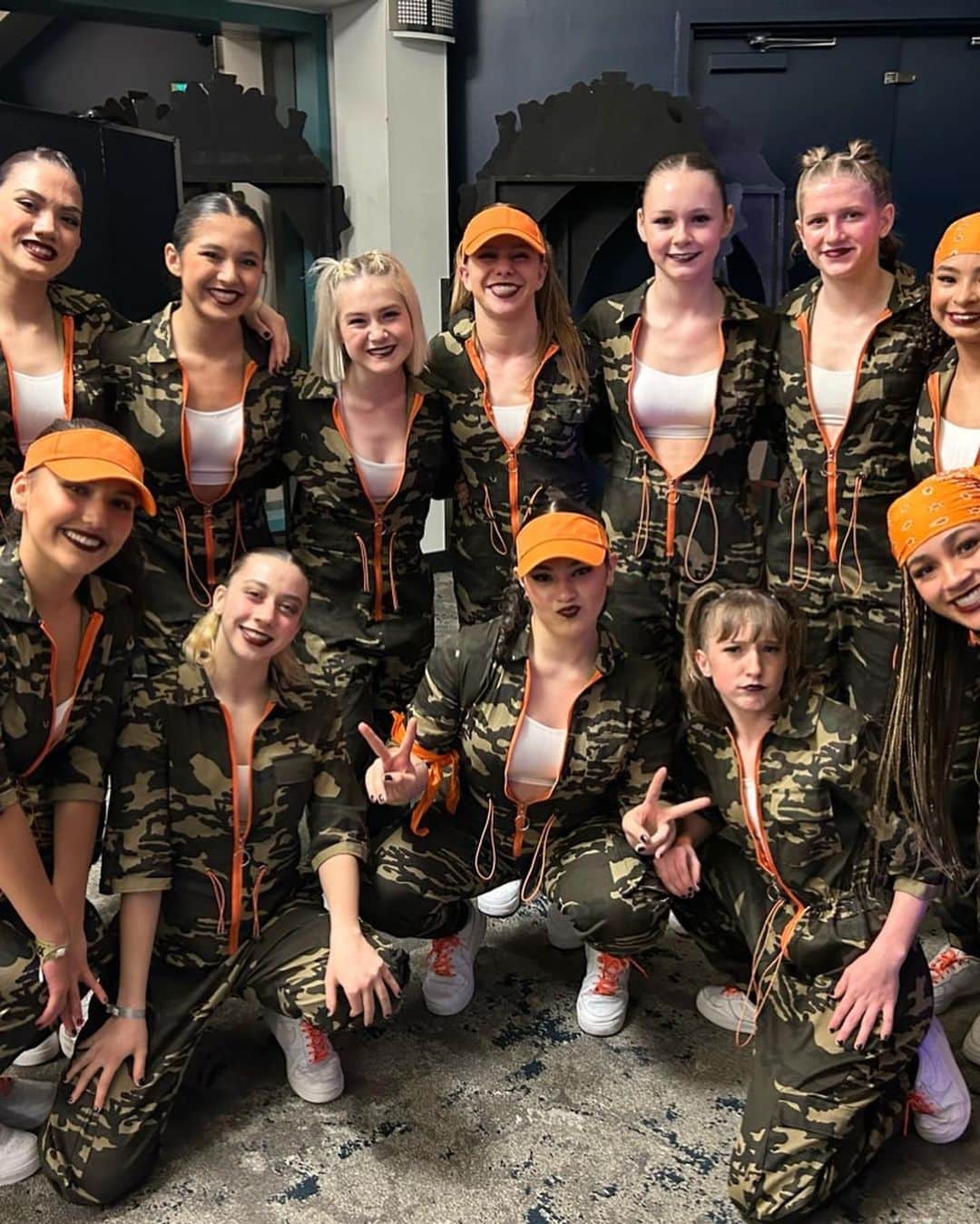 サニー・ペラントさんのインスタグラム写真 - (サニー・ペラントInstagram)「@monstersdance photo dump!  Highlights: Scholarship  Class with @kassbright  Competing “Go Girl”  choreo @simoneswiiift  2nd overall large group Memories with friends!  #hiphop #monsters #ilovenicole #simoneswift #gogirl」3月20日 9時51分 - sunniepelant