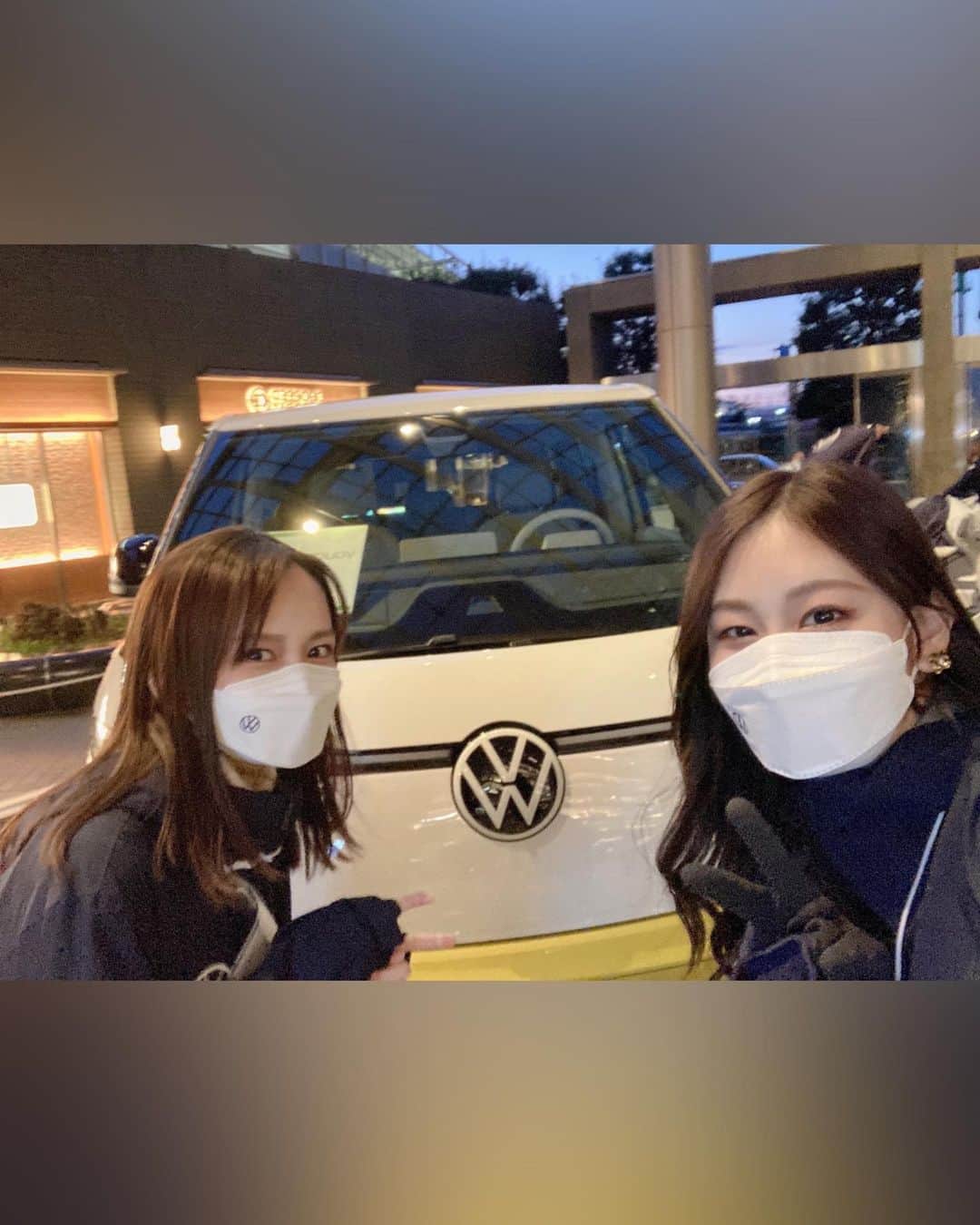 古城優奈のインスタグラム：「【EV:LIFE FUTAKO TAMAGAWA2023】  Volkswagenさんでお仕事させて頂きました‼︎  ID.4とID.BUZZの2台展示してました！  #volkswagen #vw #二子玉川 #二子玉川ライズ #evlife #id4 #idbuzz #ルボラン #ev #電気自動車」