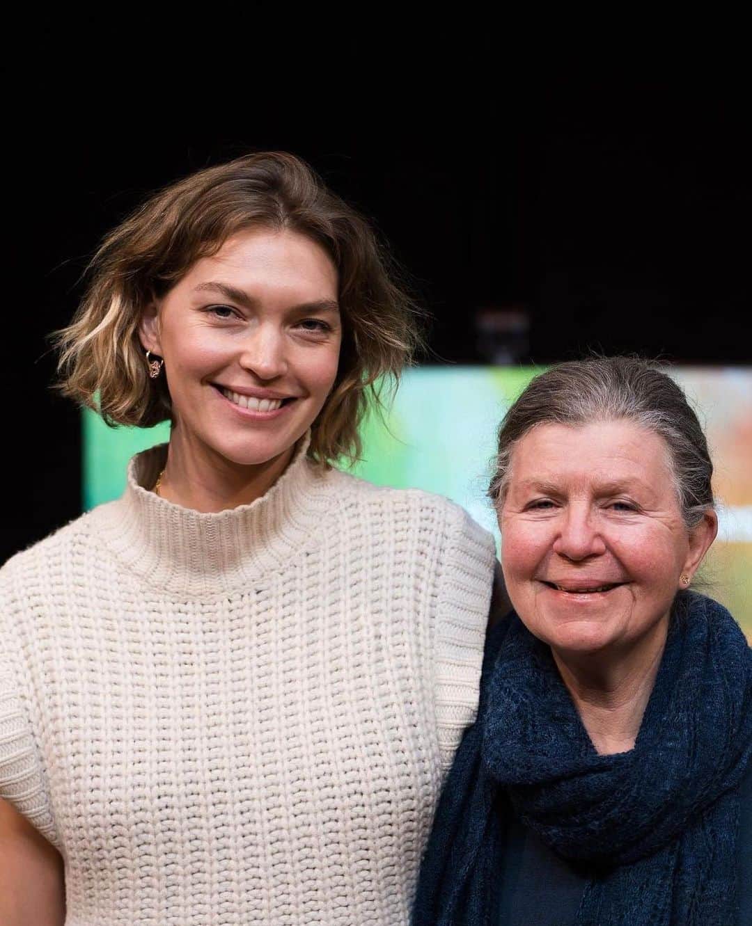アリゾナ・ミューズのインスタグラム：「My Dearest Mother   Who becomes more and more of a wise confidant the older I grow.   Thank you for birthing me into this world and thank you for watching me as I navigate it. Practicing “unjudgementalism” and teaching it to me, loving unconditionally and bestowing that gift on me, being in service to the world and paving a road ahead like that for me.   I love you and I am so proud of you.」