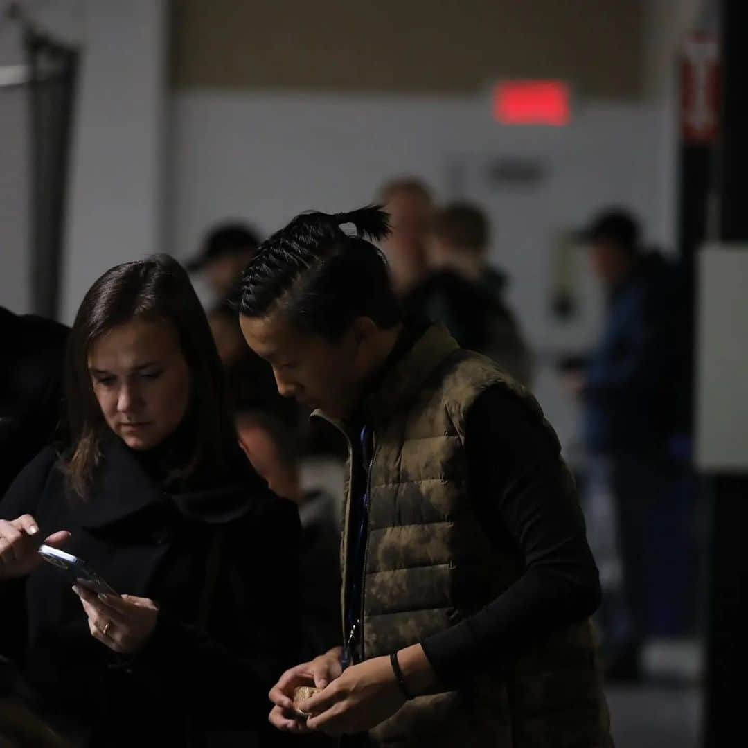 リュボーフィ・イリュシェチキナのインスタグラム：「As I'm guiding my skaters through the training process and competition process,  it allows me to look at the other side of skating from coaching perspective. I learn to plan, to calculate, to find an individual approach to each of my students, to find the right words of support. Provincials have passed and I'm proud of all the progress we've made all together! @suoliwa_carina @oscarino_wang @antonia.maciu @lubov_ilyushechkina   And thankful to my biggest supporter @dean_harrison that follows me and makes my life so bright 😘 @patinageqc」