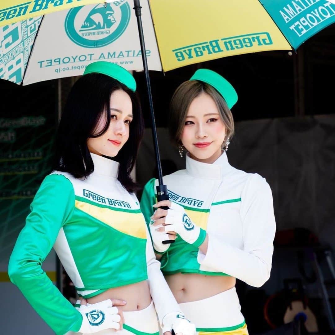 有栖未桜さんのインスタグラム写真 - (有栖未桜Instagram)「スーパー耐久Rd.1 鈴鹿戦🏎🏁 ⁡ 今年はクラウンからスープラとなり クラスもST-Z初参戦と心機一転で挑んだ開幕戦！ レースは途中で赤旗中断となりましたが 52号車は見事優勝しました！！！！🏆💚 途中抜かれたりと気を許せないレースでしたが 52号車のドライブ力とブレインはほんとに凄いです…！！👏 ⁡ ポールトゥウィン最高すぎる…！！！！😭✨✨ ⁡ ⁡ 今年も大好きなチームの表彰台を見ることができて 幸せだし幸先良すぎるスタート嬉しすぎますね！😖💚💚 みなさん2日間たくさんの応援 ありがとうございました！！！！ ⁡ 次の24hレースも厳しいレースが予想されますが 一緒にGreenBraveへ熱いエールを送りましょう🤘🏻🔥 次戦もよろしくお願いします💚💚 ⁡ ⁡ ⁡ #スーパー耐久 #s耐 #埼玉トヨペットgreenbrave #greenbrave #埼玉トヨペットサポーターズ2023 #レースクイーン #rq #コスプレイヤー #ショートカッ党 #ポートレートモデル #有栖未桜 #みおるー沼 #followme」3月20日 10時28分 - miiion_official