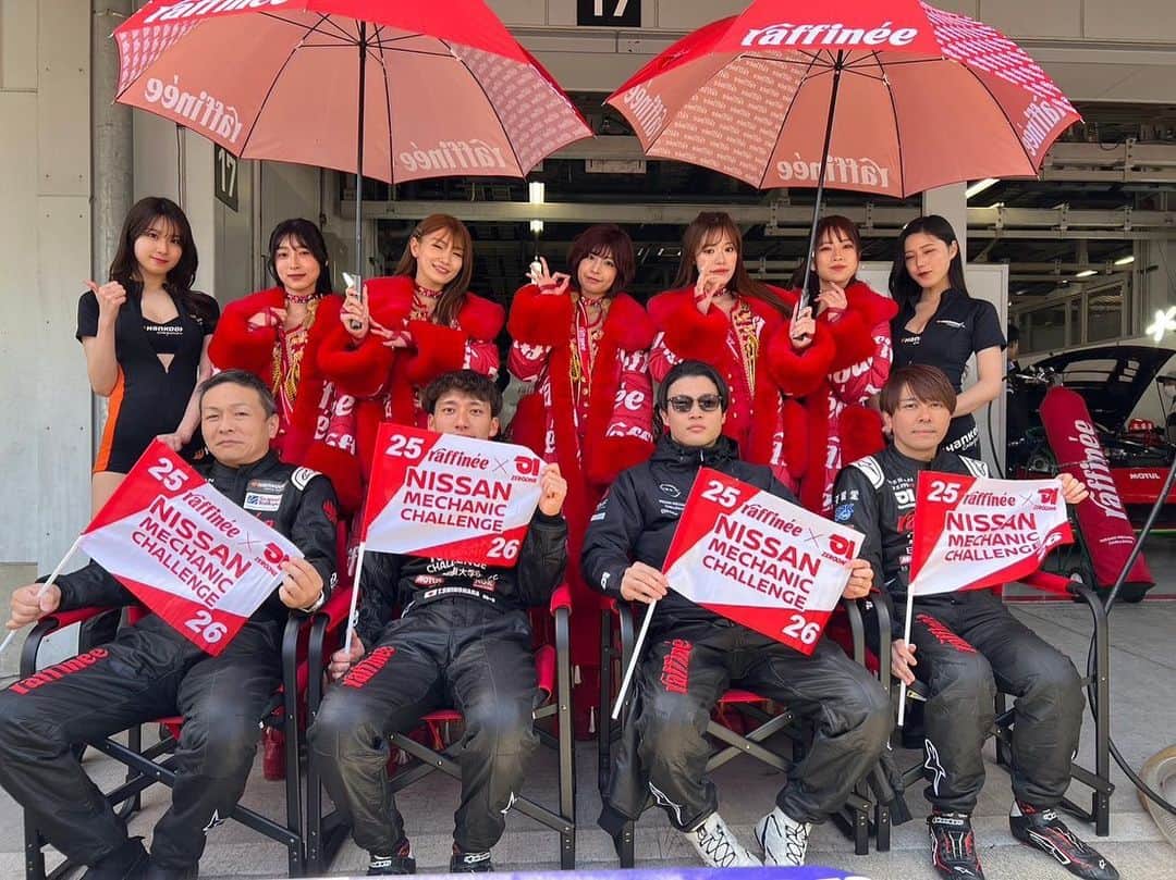 柳田真孝さんのインスタグラム写真 - (柳田真孝Instagram)「. Super Taikyu Rd.1 鈴鹿　決勝  新たなチャレンジとして取り組んだTEAM ZEROONEのプログラム。  決勝レースは、 ST-3クラス25号車は、途中マシントラブルを起こし、ピットで大幅にロスをした影響でクラス5位に。  ST-Z（GT-4）クラス26号車は、序盤ドライブスルーペナルティを受けるも、ドライバーがリカバリーをしてくれたのと、ピットのタイミングが良く、最後はトップに上がれるなぁと思っていた時に赤旗。レース終了となり、2位表彰台獲得でした。 新型Z、GT-4車両の初戦と、チームが新しい体制で臨んだ初戦で表彰台を獲得出来た事は素晴らしい事だと思います。  ただ、25号車のトラブルなど、まだ課題は多いです。これからチーム共に成長して行きたいと思います。  スポンサーの皆様、日産大学校の生徒の皆さん、チームの皆さん、チームに華を添えてくれ、サポートしてくれるラフィーネレディの皆さん、ありがとうございました！  今日は週末の疲れが溜まっている中、raffiné μ'sのお二人から頂いた素敵な音楽を聴き、癒されながドライブしています🎶  #teamzeroone  #raffinée」3月20日 12時21分 - masatakayanagida