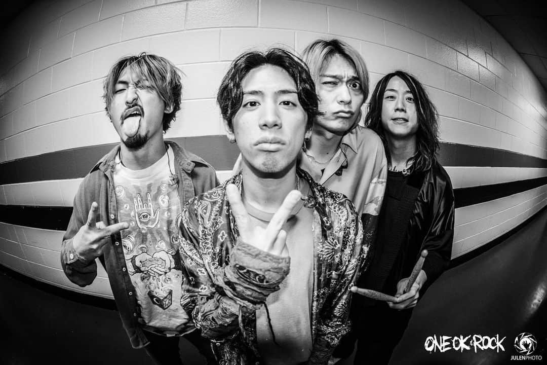 Ryota さんのインスタグラム写真 - (Ryota Instagram)「Philadelphia!  Thank you for making our last night on this tour amazing!! It's been a great tour!🚌✨Thank you for having us @muse @evanescenceofficial  We had a great time🔥  Photo by @julenphoto 📸」3月20日 12時24分 - ryota_0809