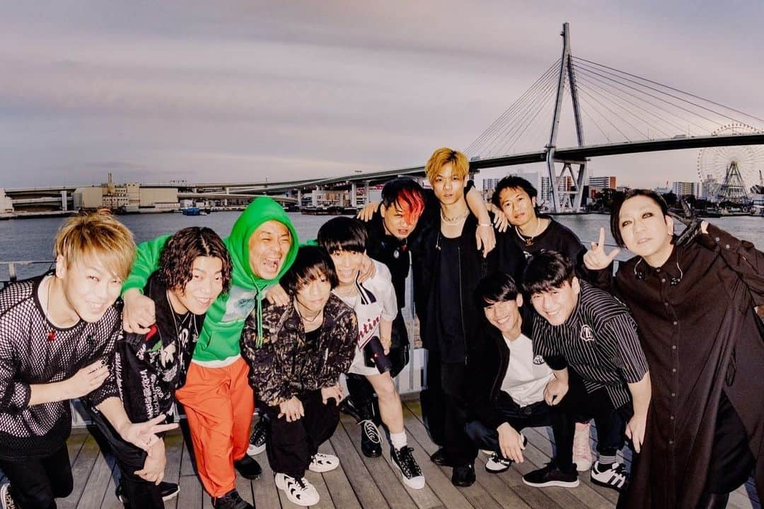 N∀OKIさんのインスタグラム写真 - (N∀OKIInstagram)「Zepp Osaka Bayside Hello Zepp Tour 2023  2本目  w / UVERworld  UVERの零戦はびっくりすらぁ🇯🇵 お互いの在るべく姿 剥き出しまくりな これぞ激しくふるえる 対バンライブでしたわなわな  ありがとうございました  写真 水飴みたいな唾液を飛ばしながらドローンに掴まって隣町のイオンまで行ったと虚言まわす @kawado_photo   #UVERworld  #ROTTENGRAFFTY」3月6日 5時01分 - chairoy1945