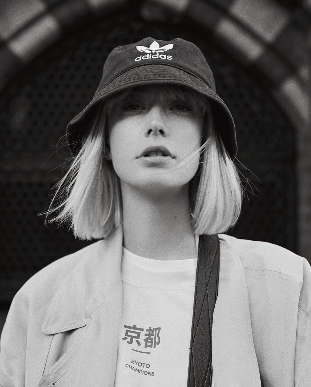 Lyloutteさんのインスタグラム写真 - (LyloutteInstagram)「⎯ 2019, Londres avec @mariegilliot ♡  🎞️ HP5 | Film 120」3月6日 5時10分 - lyloutte