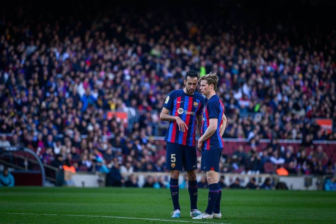 フレンキー・デ・ヨングのインスタグラム：「3 points at home ☀️👌🏼 @fcbarcelona」