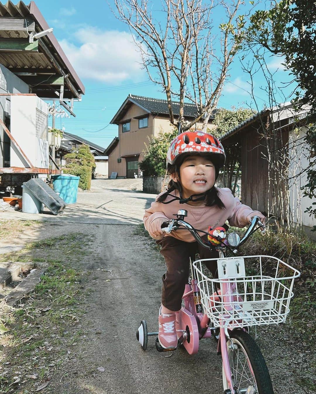 Takafumi Gotoのインスタグラム：「もう自転車小さそう...🦜」